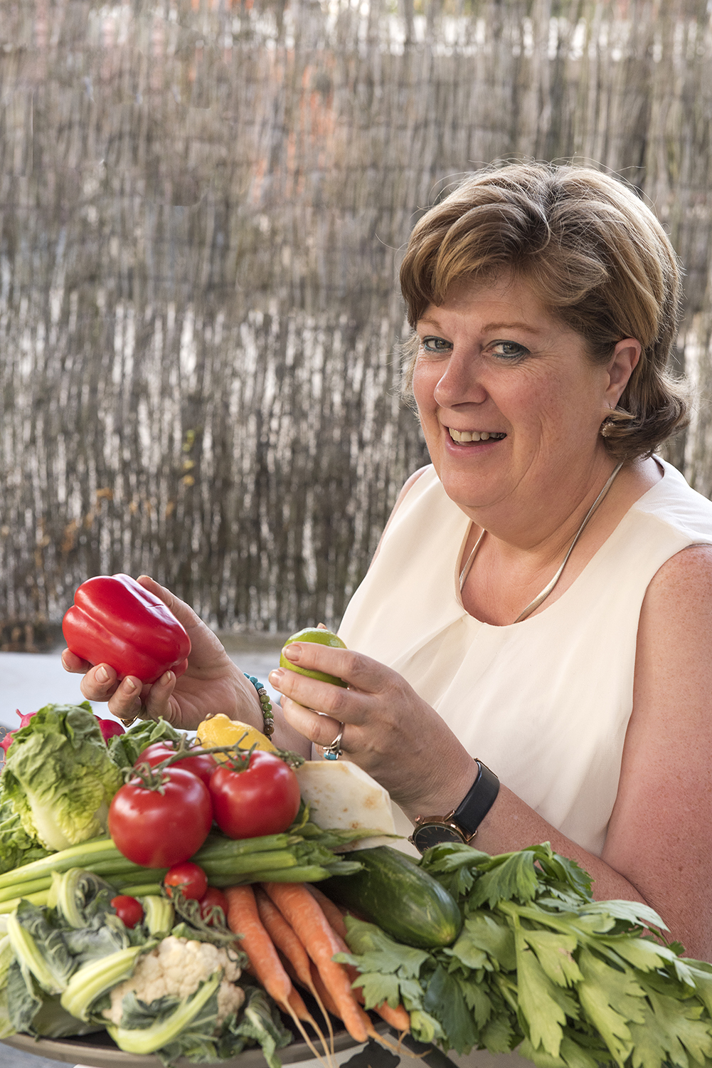 Viviane Vaes met verse groenten